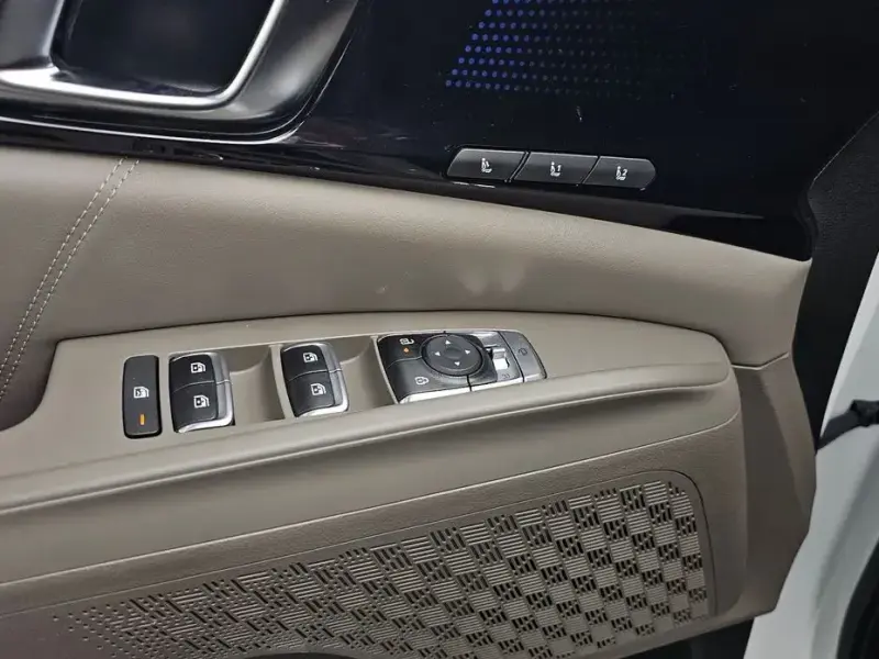 2024 Kia Carnival с пробегом 10 709 км