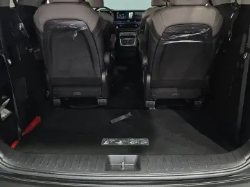 2024 Kia Carnival с пробегом 10 709 км