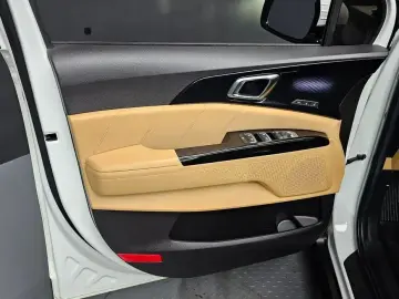 2023 Kia Carnival с пробегом 47 230 км