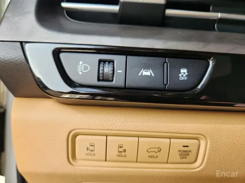 2022 Kia Carnival с пробегом 62 177 км