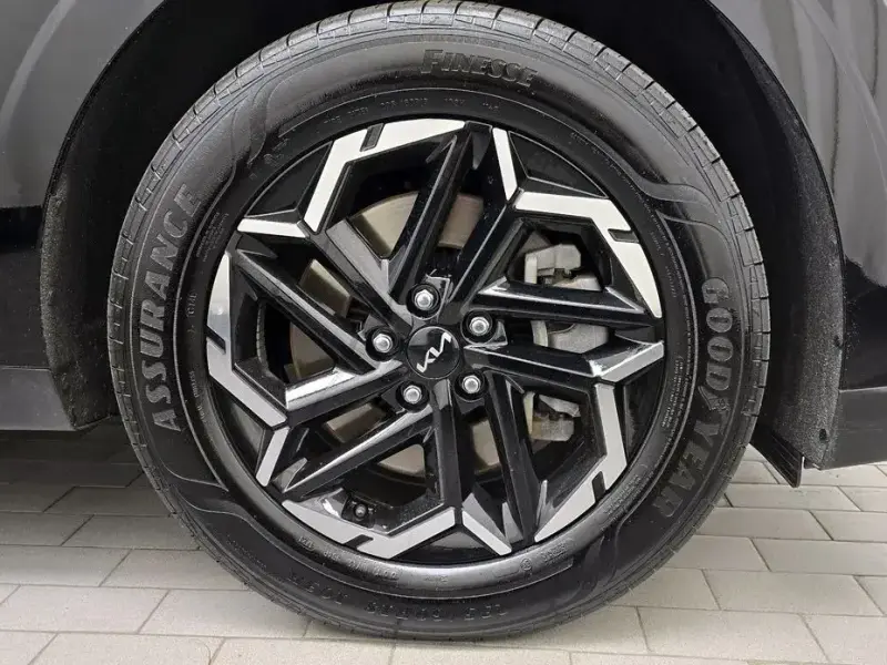 2024 Kia Carnival с пробегом 40 323 км