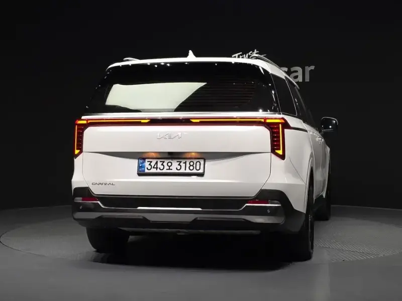 2023 Kia Carnival с пробегом 48 368 км