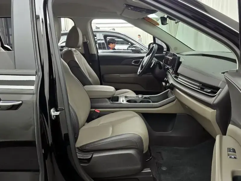 2024 Kia Carnival с пробегом 40 323 км