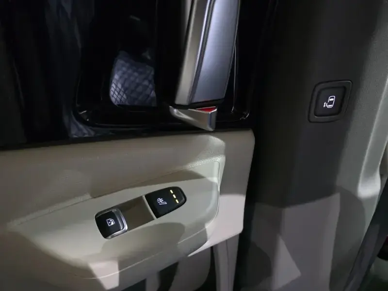 2023 Kia Carnival с пробегом 48 368 км
