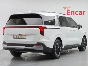 2024 Kia Carnival с пробегом 15 107 км