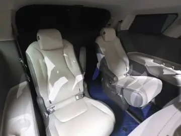 2023 Kia Carnival с пробегом 48 368 км