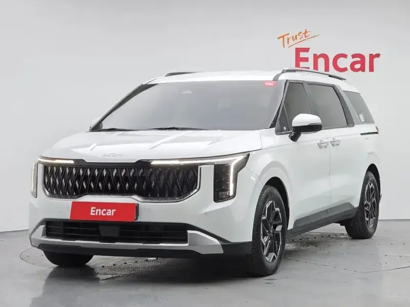 2024 Kia Carnival с пробегом 15 107 км