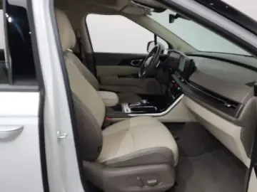 2022 Kia Carnival с пробегом 41 092 км