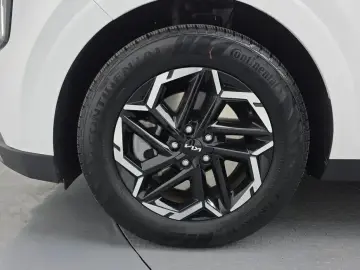 2024 Kia Carnival с пробегом 15 107 км
