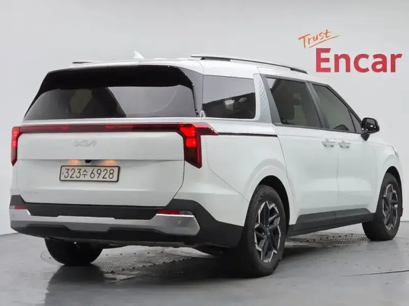 2024 Kia Carnival с пробегом 21 886 км