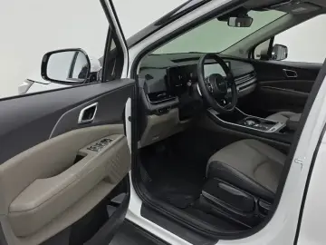 2024 Kia Carnival с пробегом 15 107 км