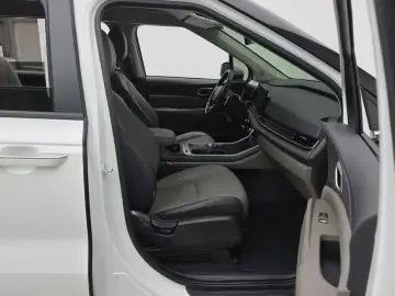 2024 Kia Carnival с пробегом 21 886 км
