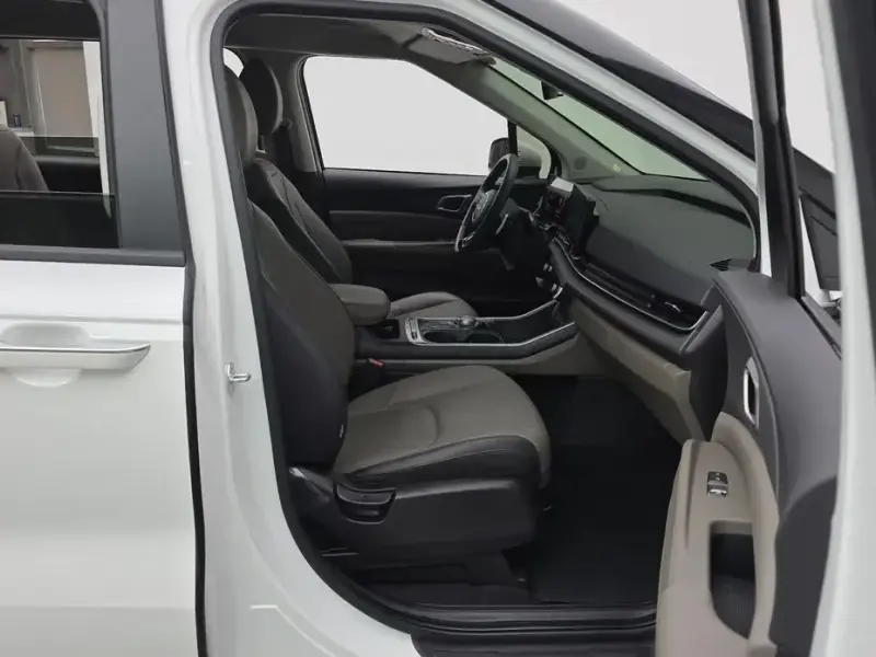2024 Kia Carnival с пробегом 21 886 км
