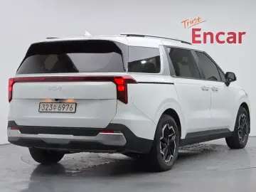 2024 Kia Carnival с пробегом 22 669 км