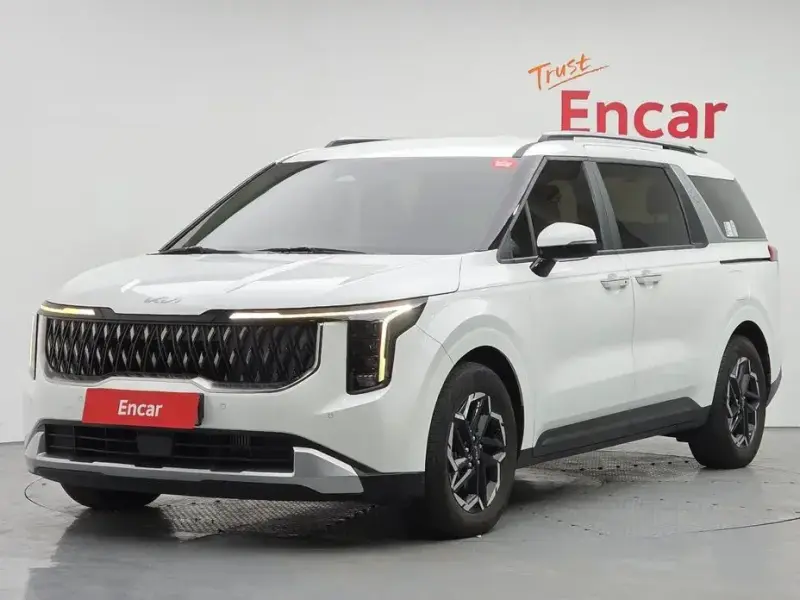 2024 Kia Carnival с пробегом 17 873 км