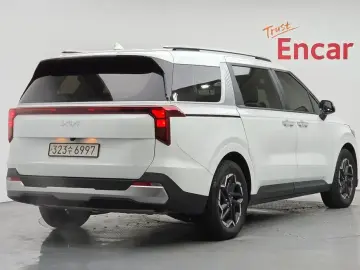 2024 Kia Carnival с пробегом 17 873 км