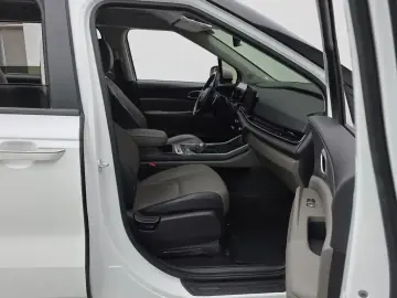2024 Kia Carnival с пробегом 22 669 км