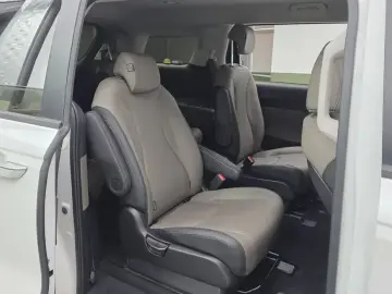 2024 Kia Carnival с пробегом 22 669 км