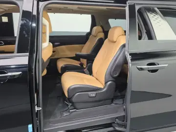2022 Kia Carnival с пробегом 34 555 км