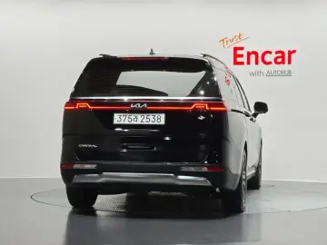 2023 Kia Carnival с пробегом 109 749 км
