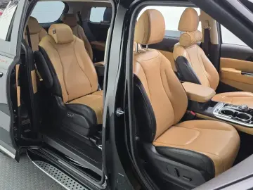 2022 Kia Carnival с пробегом 34 555 км