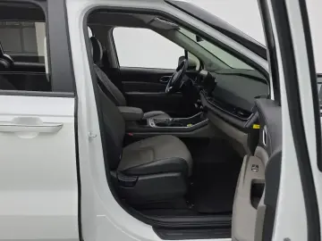 2024 Kia Carnival с пробегом 17 873 км