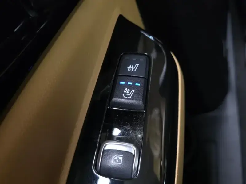 2022 Kia Carnival с пробегом 34 555 км