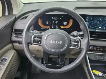 2024 Kia Carnival с пробегом 17 873 км