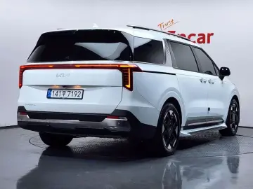 2024 Kia Carnival с пробегом 37 390 км
