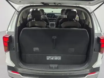 2024 Kia Carnival с пробегом 17 873 км