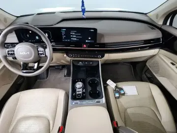 2024 Kia Carnival с пробегом 37 390 км