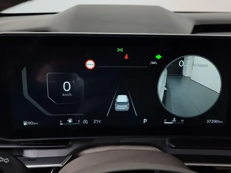 2024 Kia Carnival с пробегом 37 390 км