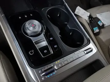2024 Kia Carnival с пробегом 37 390 км