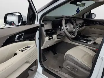 2024 Kia Carnival с пробегом 37 390 км