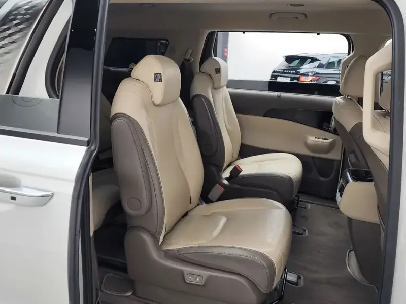 2024 Kia Carnival с пробегом 37 390 км