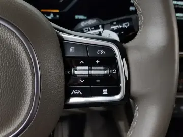 2024 Kia Carnival с пробегом 37 390 км