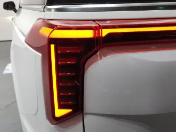 2024 Kia Carnival с пробегом 37 390 км