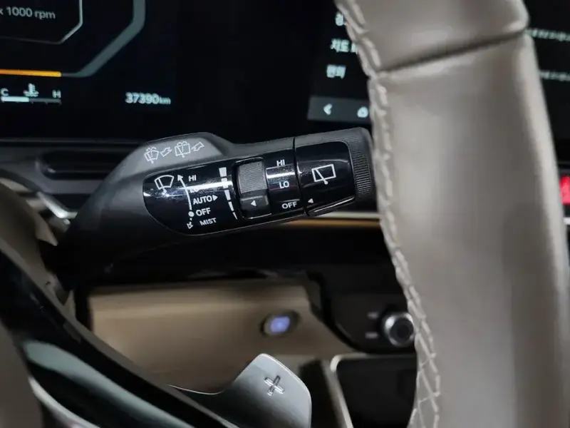 2024 Kia Carnival с пробегом 37 390 км
