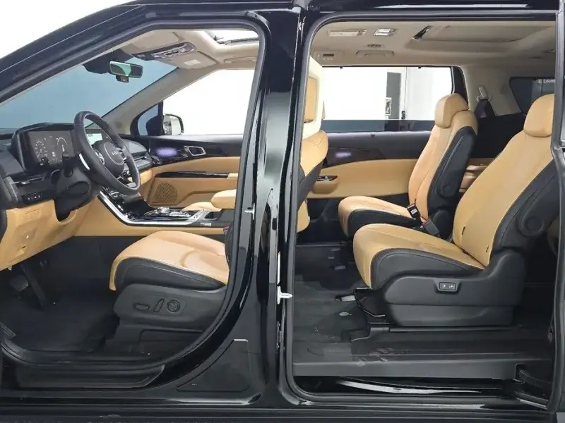 2023 Kia Carnival с пробегом 34 225 км