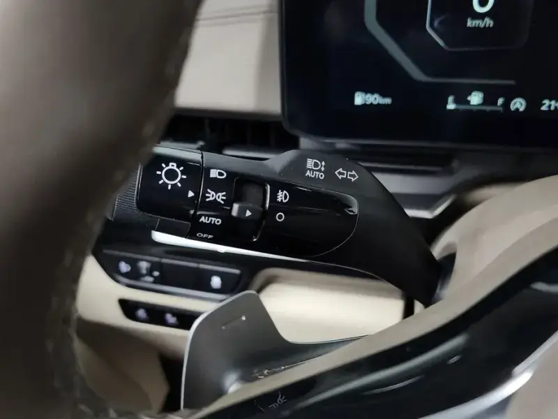 2024 Kia Carnival с пробегом 37 390 км