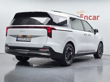 2024 Kia Carnival с пробегом 16 074 км