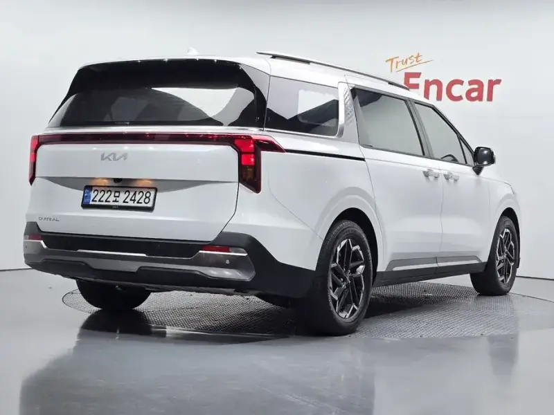 2024 Kia Carnival с пробегом 16 074 км