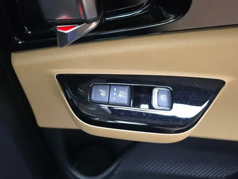 2023 Kia Carnival с пробегом 34 225 км