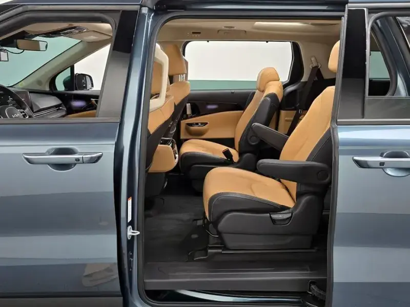 2023 Kia Carnival с пробегом 40 046 км