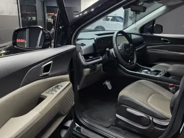 2024 Kia Carnival с пробегом 18 877 км
