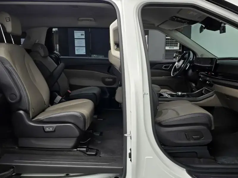 2024 Kia Carnival с пробегом 16 074 км