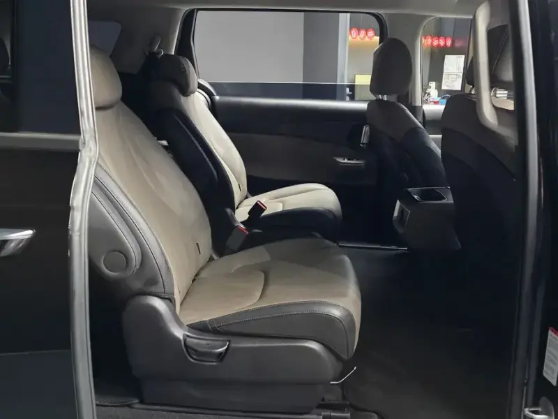 2024 Kia Carnival с пробегом 18 877 км