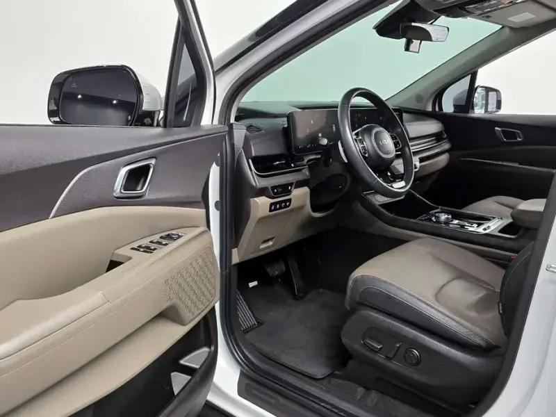 2024 Kia Carnival с пробегом 16 074 км