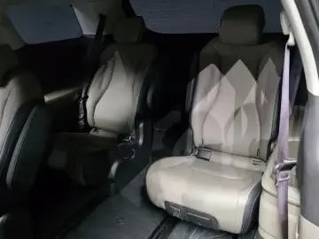 2024 Kia Carnival с пробегом 18 877 км
