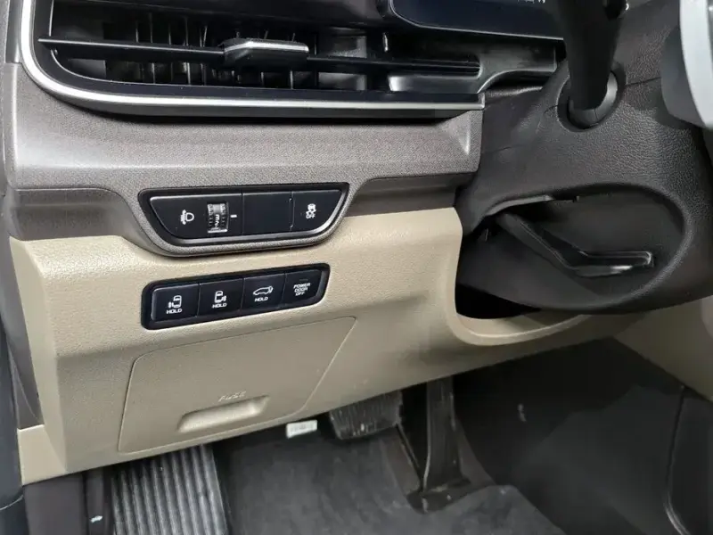 2024 Kia Carnival с пробегом 16 074 км